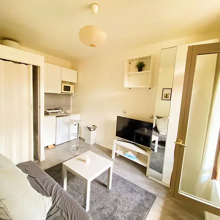 Paris Minimalist Apartamento Issy-les-Moulineaux